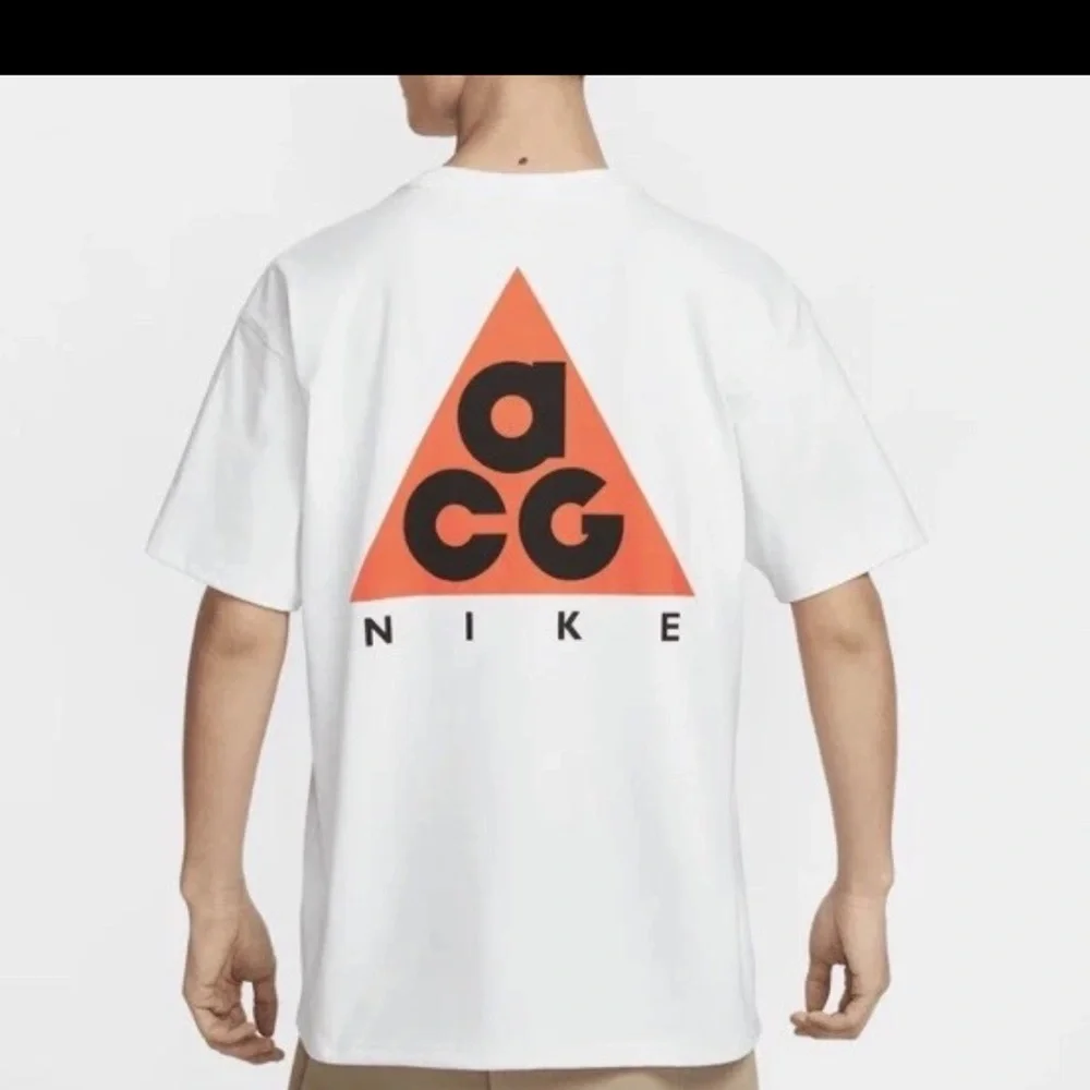 NIKE ACG SUMMIT WHITE ORANGE MAX90 T-SHIRT HJ0798 121 MEN’S LOOSE FIT new - Picture 1 of 3